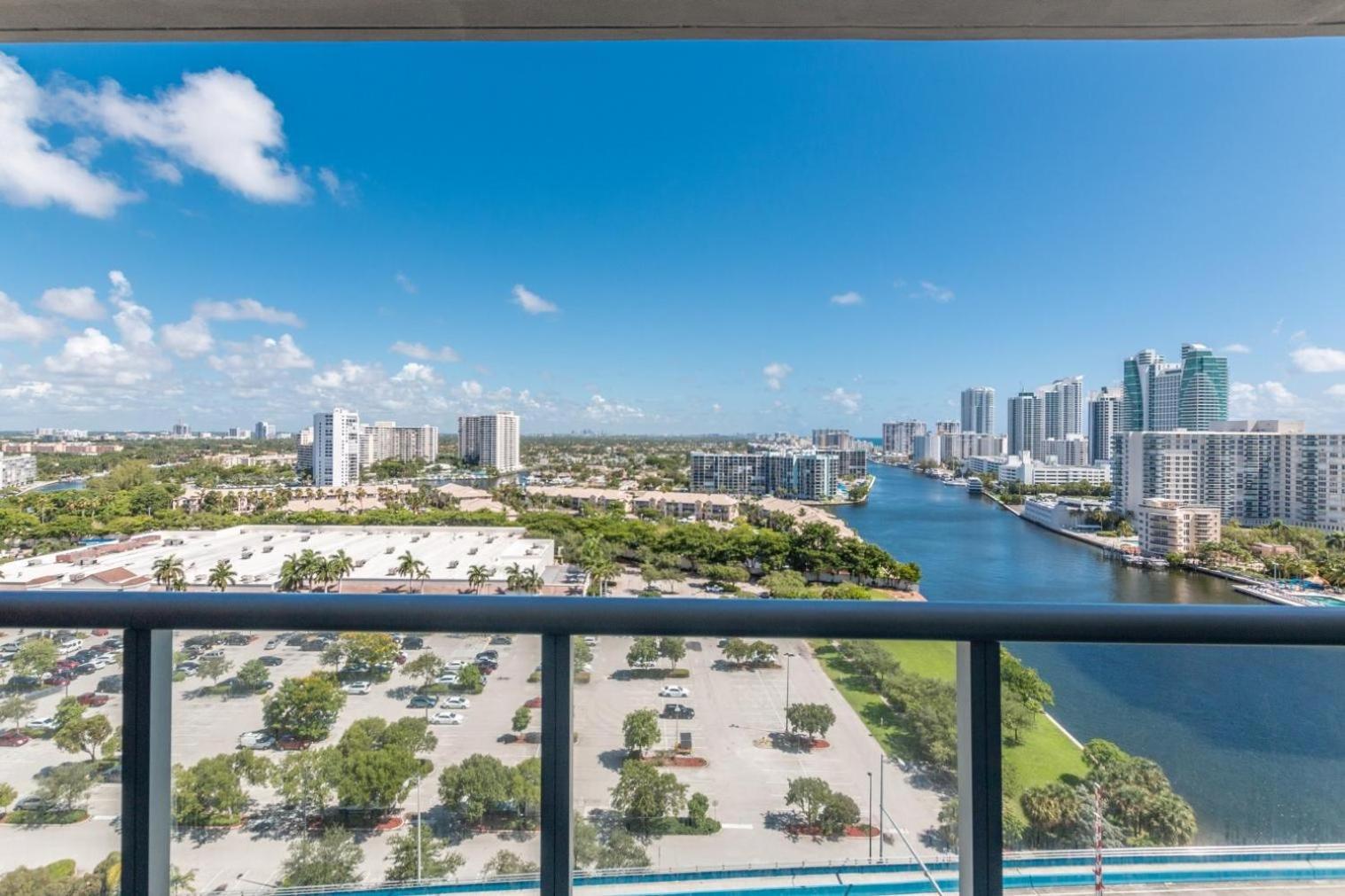 Modern One Bedroom Rental At Beach Walk Resort Miami 18Th Floor Hallandale Beach Zewnętrze zdjęcie