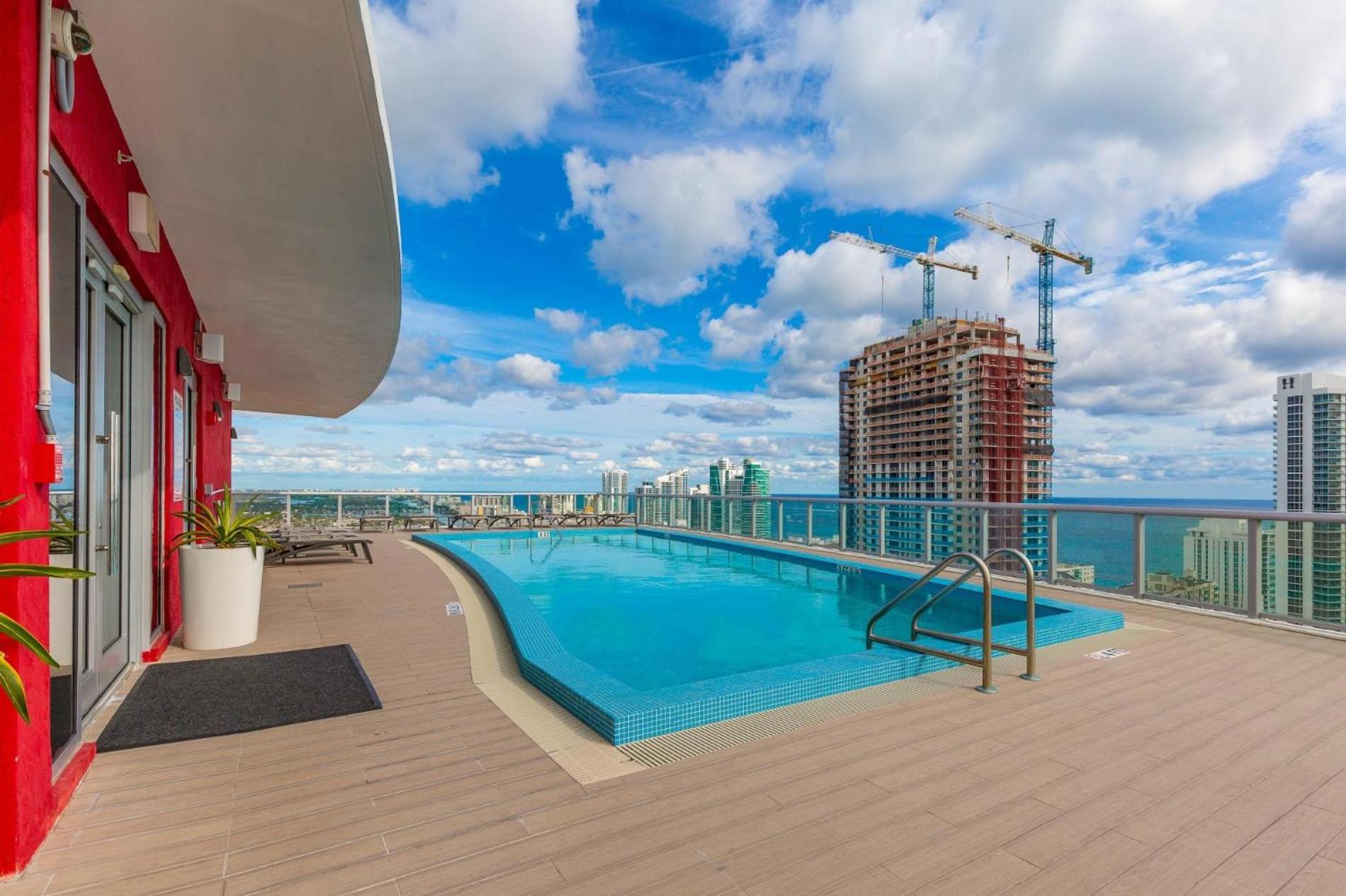 Modern One Bedroom Rental At Beach Walk Resort Miami 18Th Floor Hallandale Beach Zewnętrze zdjęcie
