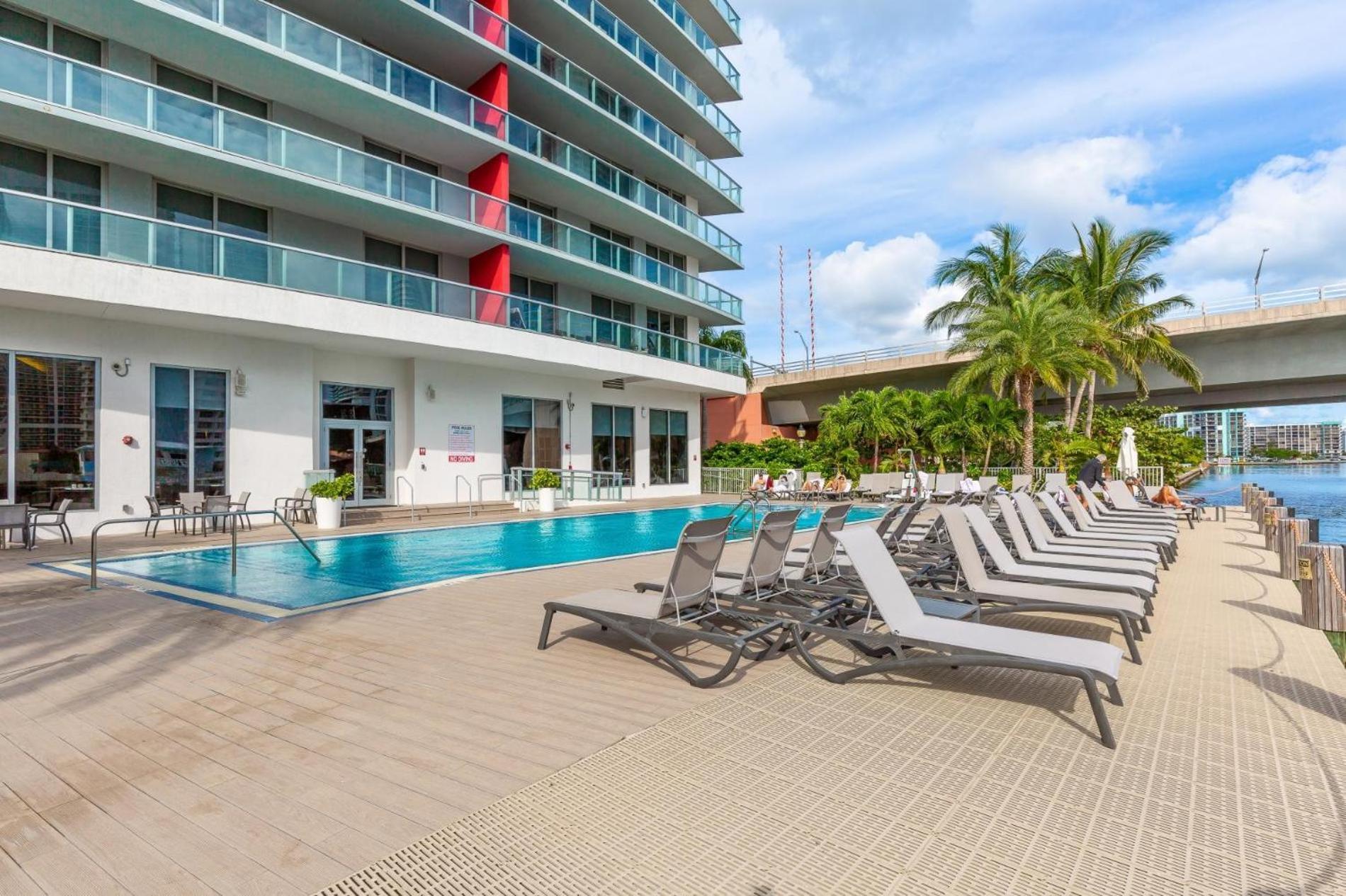 Modern One Bedroom Rental At Beach Walk Resort Miami 18Th Floor Hallandale Beach Zewnętrze zdjęcie