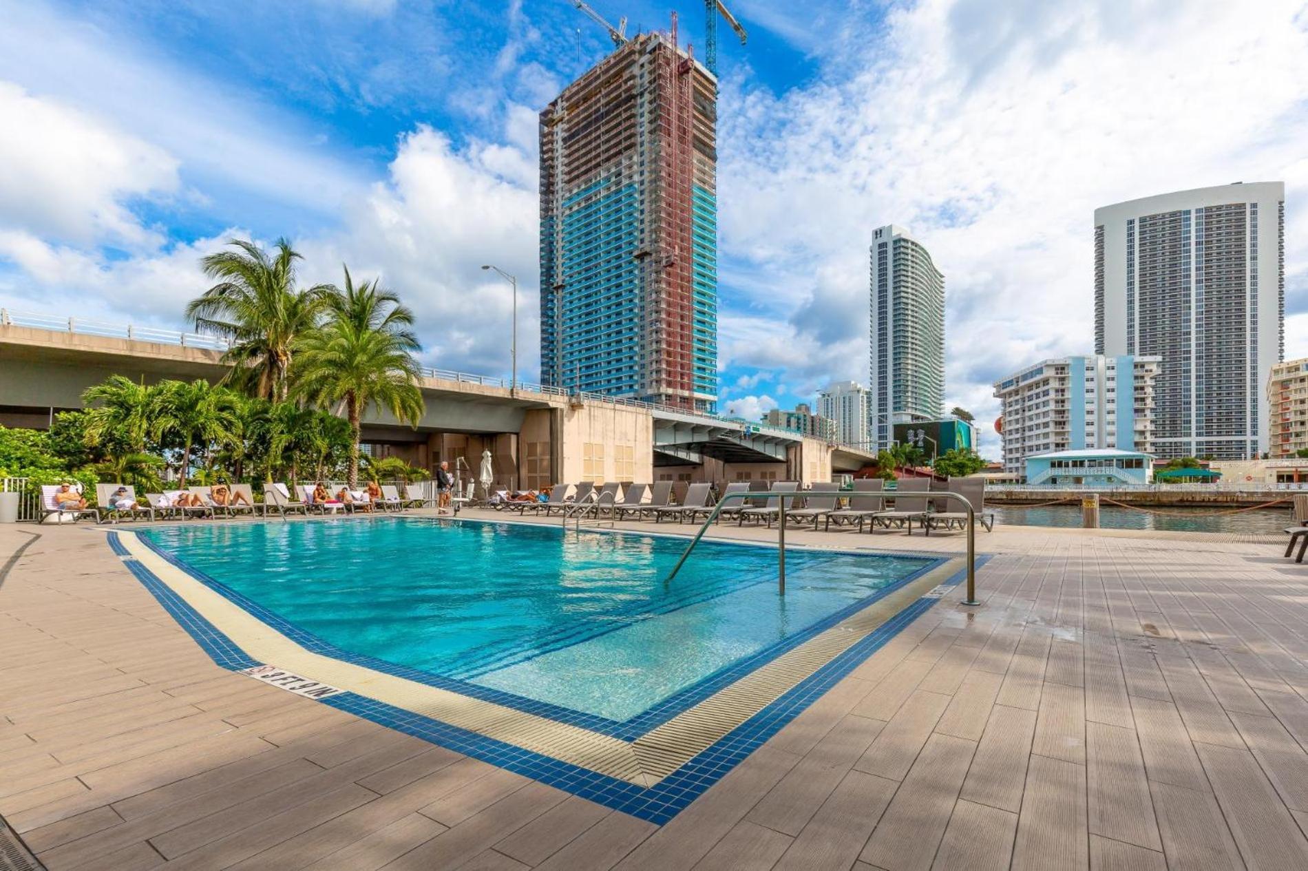 Modern One Bedroom Rental At Beach Walk Resort Miami 18Th Floor Hallandale Beach Zewnętrze zdjęcie